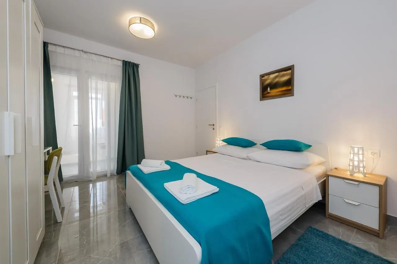 Apartmani Ujakovic Kastela