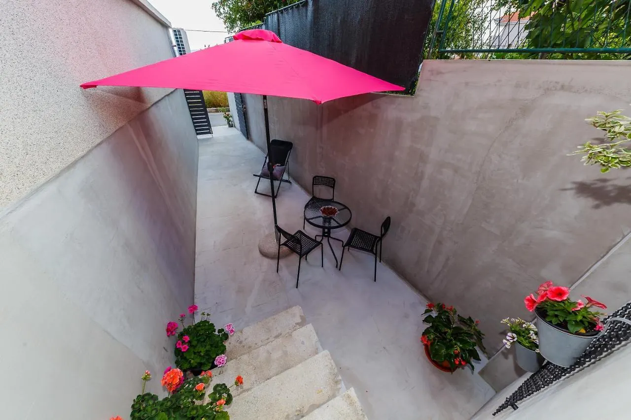 Apartmani Ujakovic Kastela Apartment