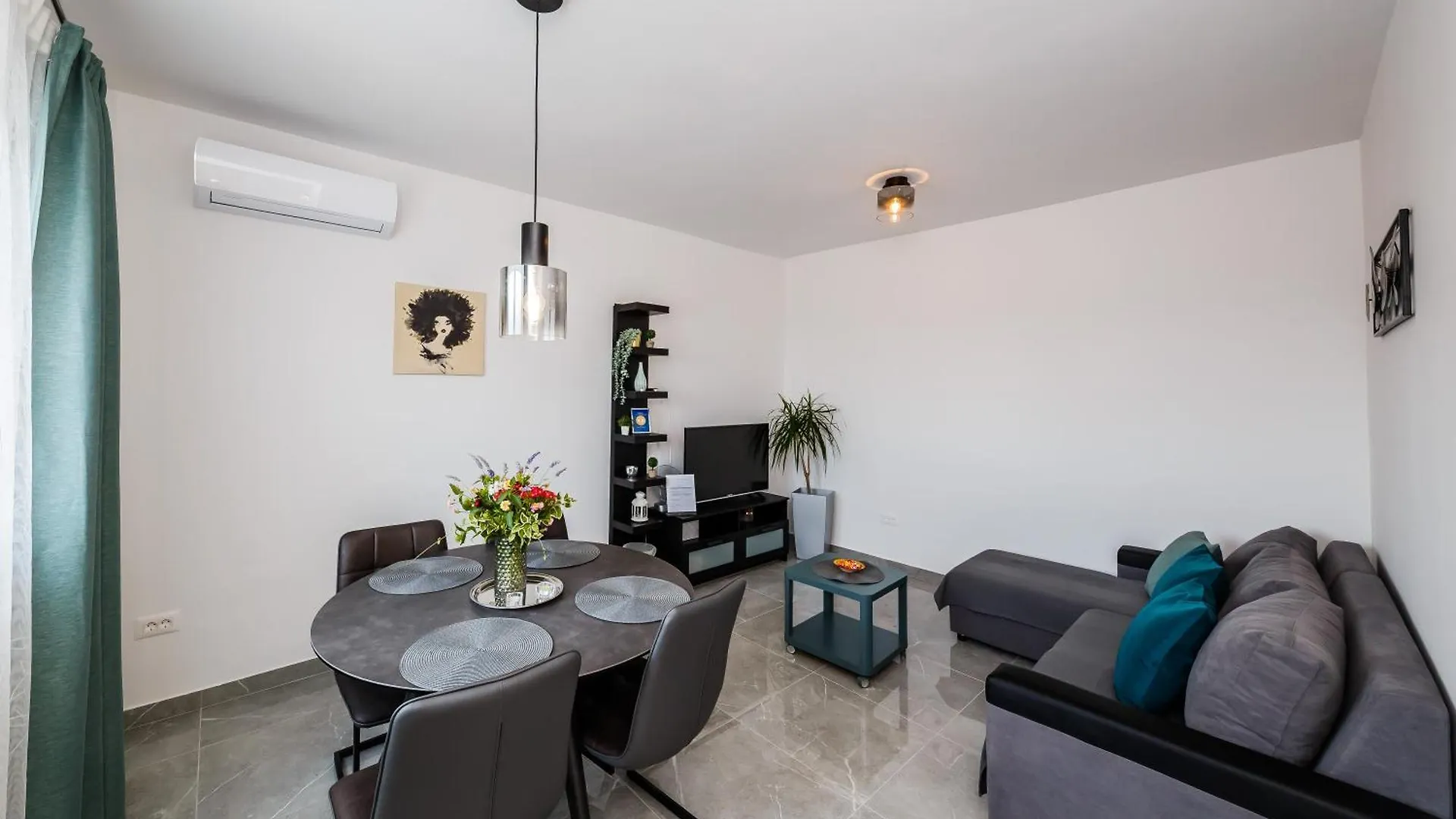 Apartmani Ujakovic Kastela