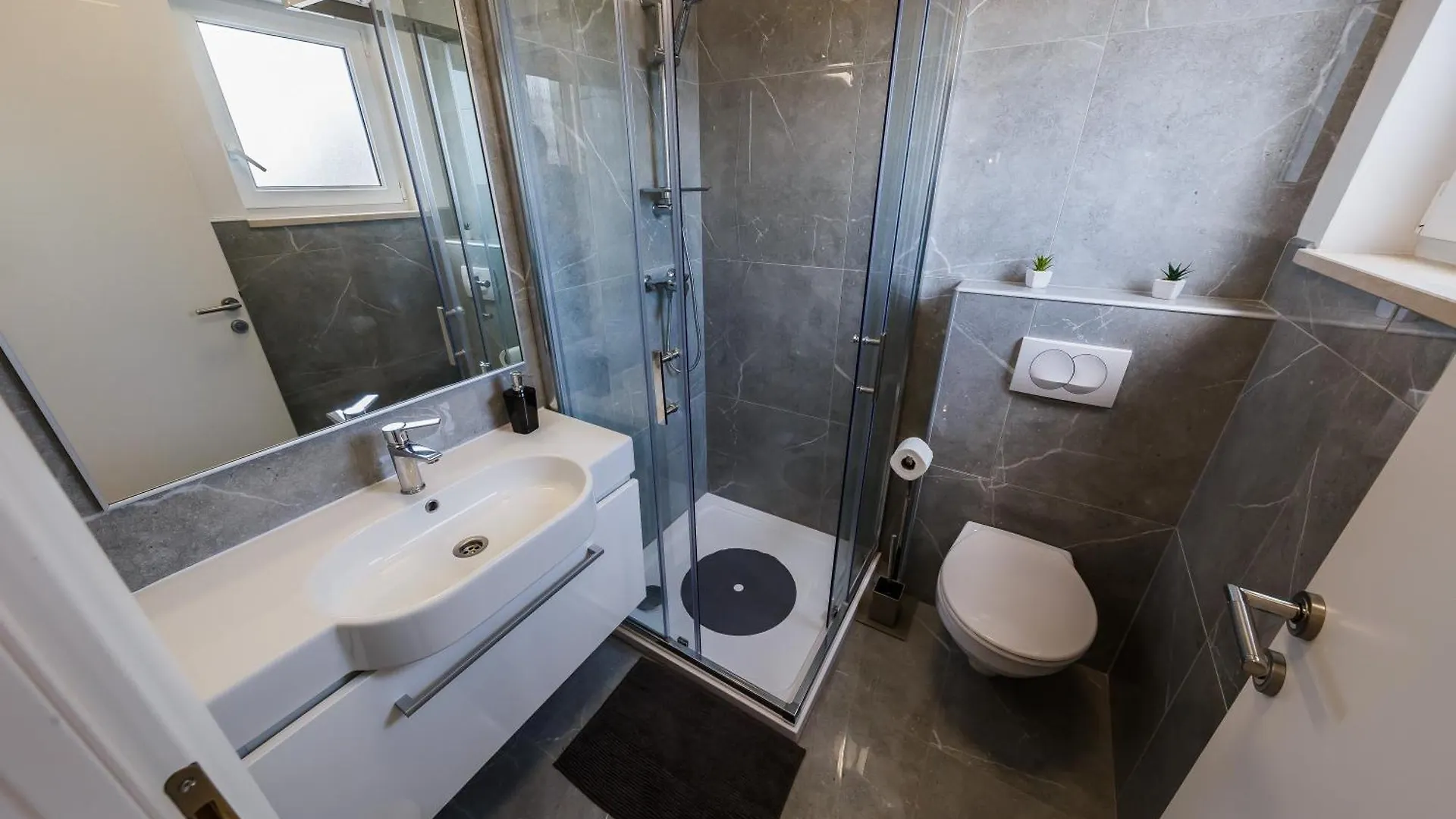 Apartmani Ujakovic Kastela