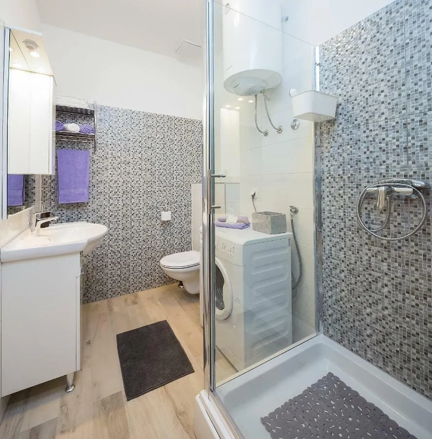 Apartmani Ujakovic Kastela Croatia