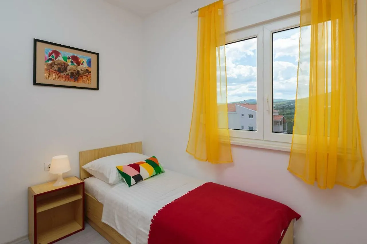 Apartmani Ujakovic Kastela Apartment