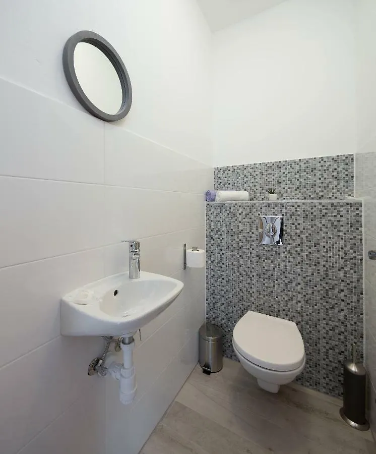 Apartment Apartmani Ujakovic Kastela