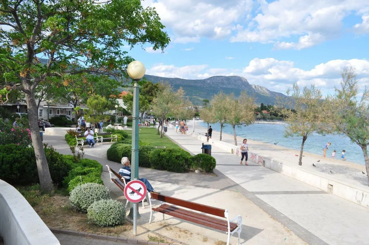 Apartmani Ujakovic Kastela