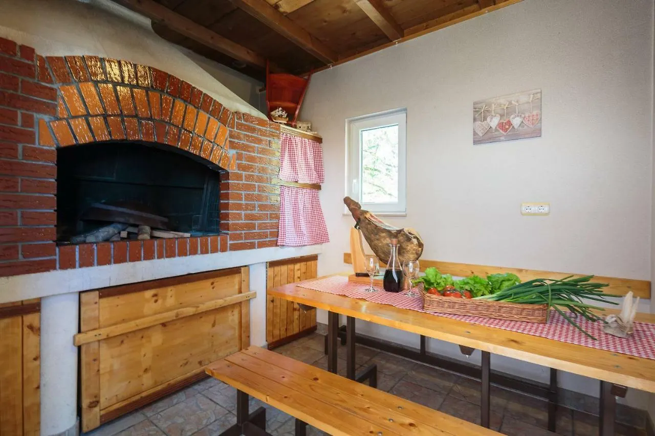 Apartmani Ujakovic Kastela